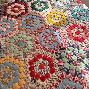 Vintage MCM Colorful Yo-yo Patchwork Quilt Bedspread Queen